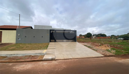 Casa à venda com 3 suítes em Jardim Estoril, Ponta Porã, MS