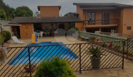 Sobrado à venda com 3 quartos, sendo 1 suíte,  em Esplanada do Carmo, Jarinu, SP