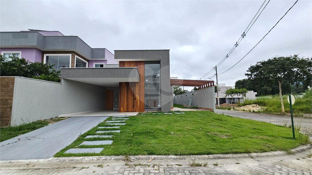 Casa à venda com 3 quartos, sendo 1 suíte, no condomínio Grand Park, Rio de Janeiro - RJ