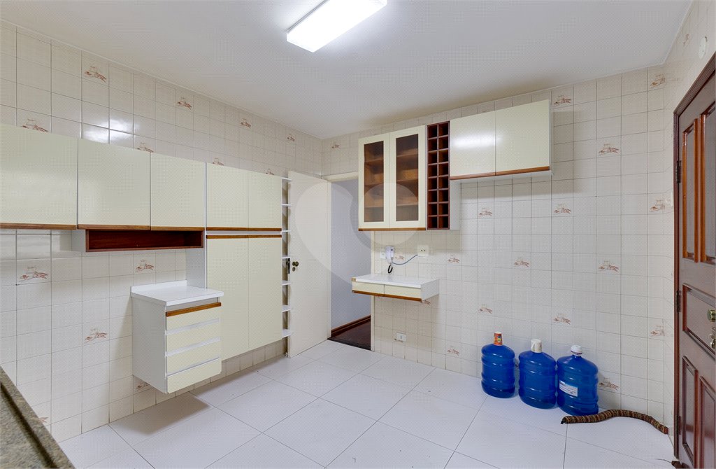 Sobrado à venda com 4 quartos, sendo 1 suíte, em Jardim Prudência, São Paulo, SP