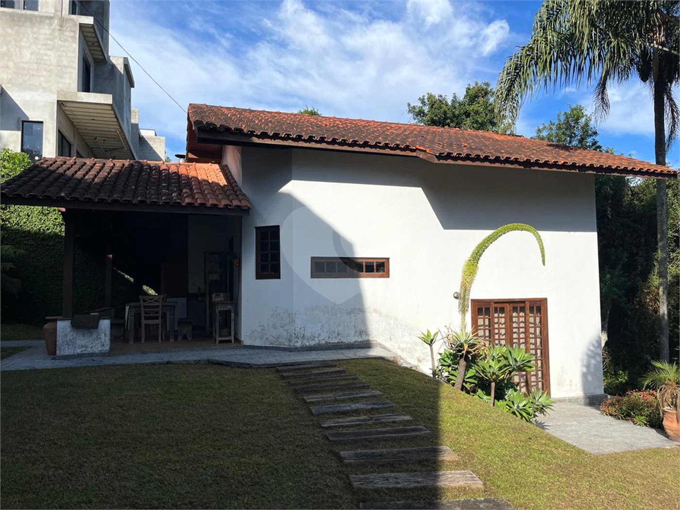 Casa à venda com 3 quartos, sendo 1 suíte, no condomínio Alpes da Cantareira, Mairiporã - SP