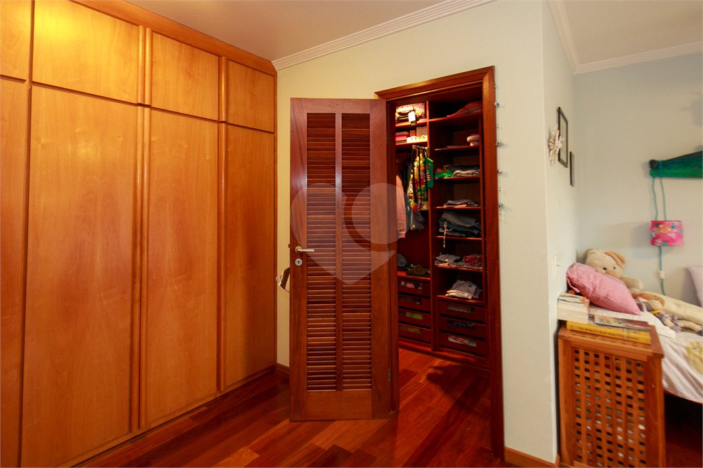 Sobrado à venda com 4 quartos, sendo 2 suítes, em Chácara Monte Alegre, São Paulo, SP