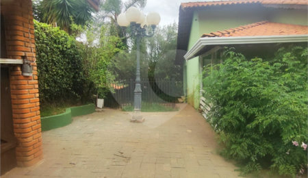 Casa à venda com 4 quartos, sendo 1 suíte,  em Ivoturucaia, Jundiaí, SP