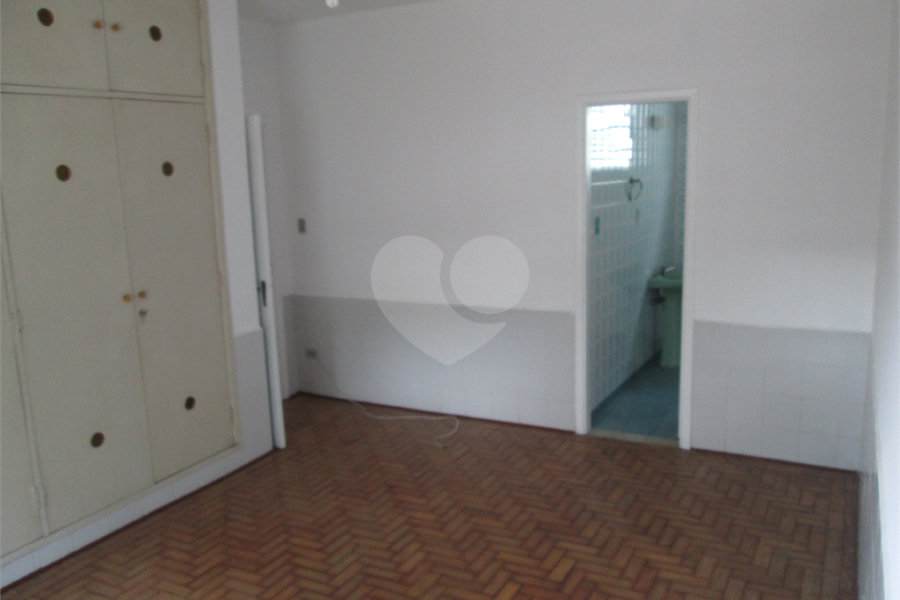 Sobrado à venda com 3 quartos em Horto, São Paulo, SP