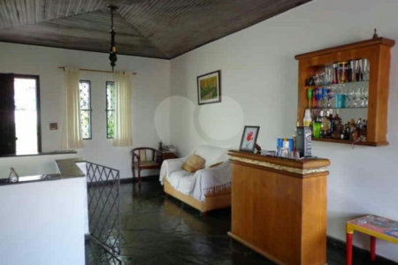 Casa à venda com 3 quartos, sendo 1 suíte,  em Jardim Londrina, São Paulo, SP