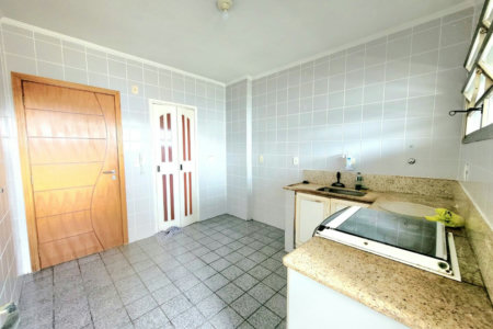 Apartamento com 2 dormitórios, 1 suíte, dependência de empregada à venda, 107 m² por R$ 640.000 - Marapé - Santos/SP