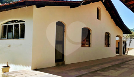Chácara à venda com 4 quartos em Pirucaia, Mairiporã, SP