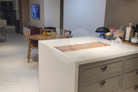 Apartamento à venda com 3 suítes em Indianópolis, São Paulo, SP