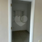 Casa à venda com 4 quartos, sendo 1 suíte,  no condomínio Jardim das Acácias, Cotia - SP
