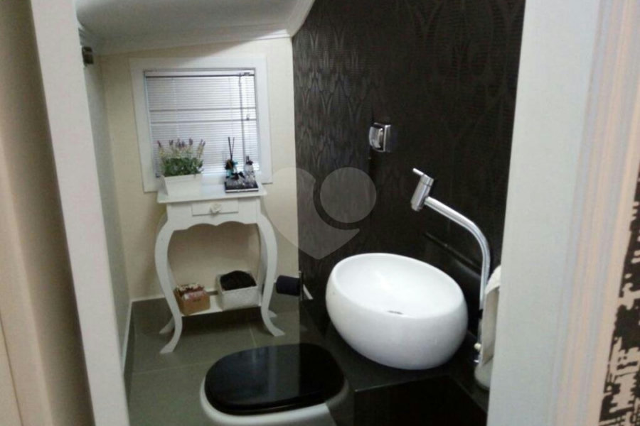 Sobrado à venda com 3 quartos, sendo 1 suíte, em Horto Florestal, São Paulo, SP