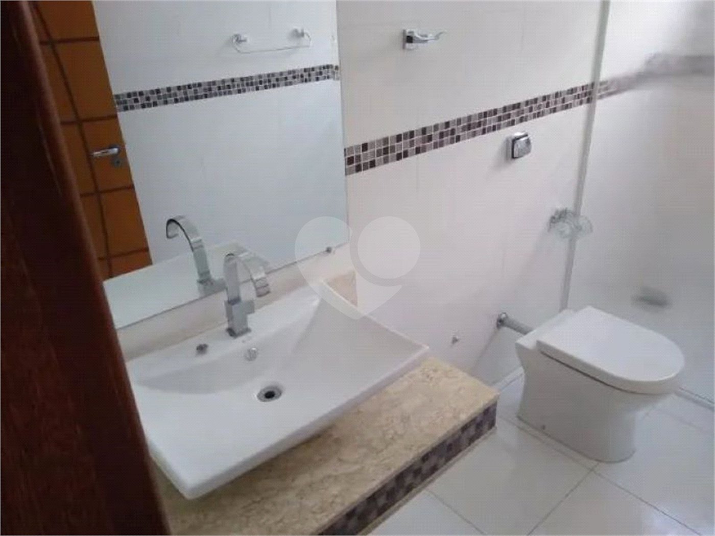 Casa à venda com 3 quartos, sendo 1 suíte, no condomínio Palmeiras Imperiais, Salto - SP