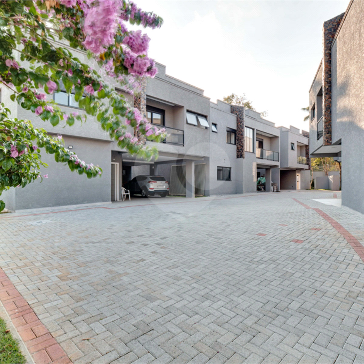 Casa à venda com 4 suítes no condomínio Reserva Robélia, São Paulo - SP