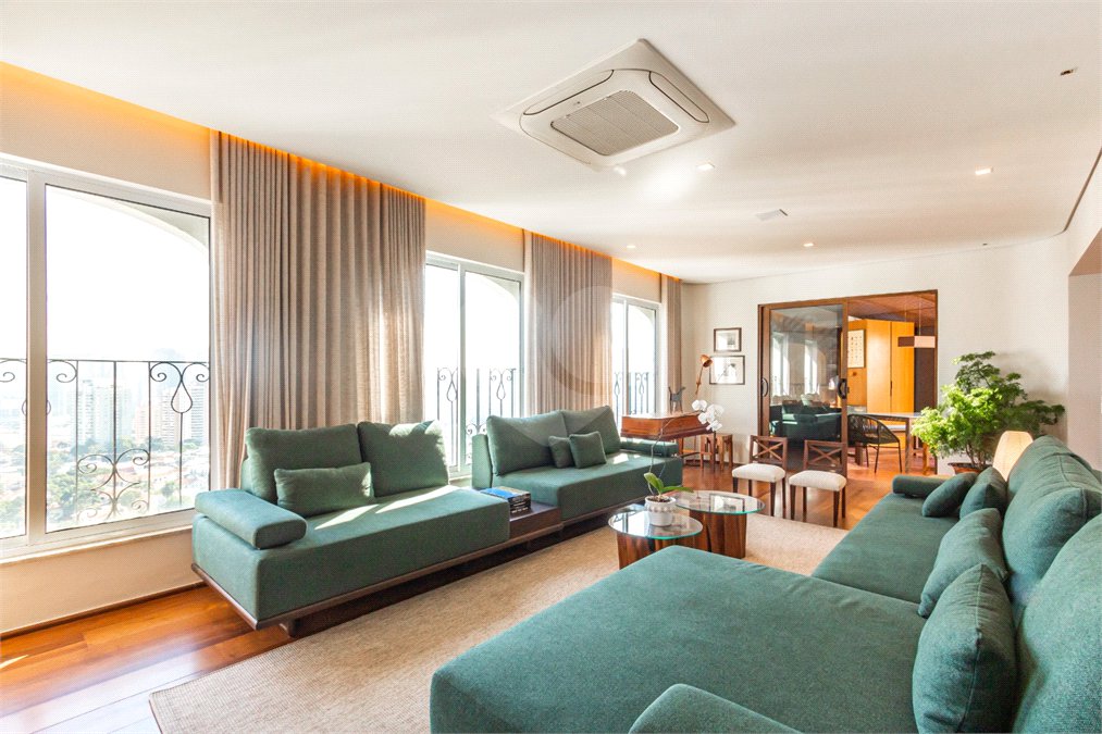 Cobertura à venda com 4 quartos, sendo 2 suítes,  em Santo Amaro, São Paulo, SP