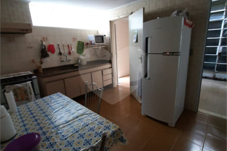 Sobrado à venda com 3 quartos, sendo 1 suíte, em Bosque da Saúde, São Paulo, SP