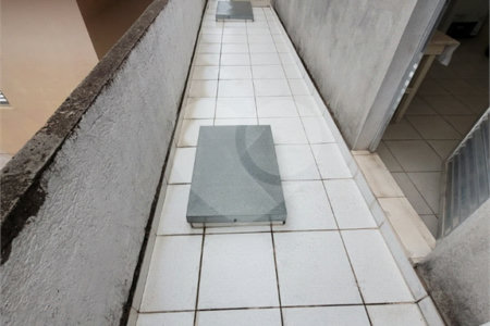 Sobrado à venda com 4 quartos em Vila Jurema, Ferraz de Vasconcelos, SP
