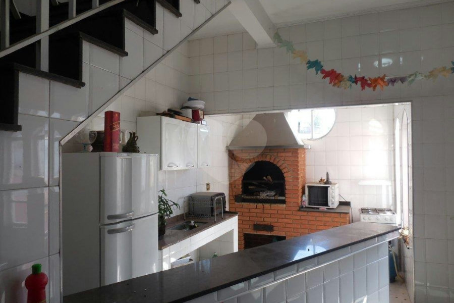 Sobrado à venda com 4 quartos, sendo 3 suítes, em Vila Gustavo, São Paulo, SP