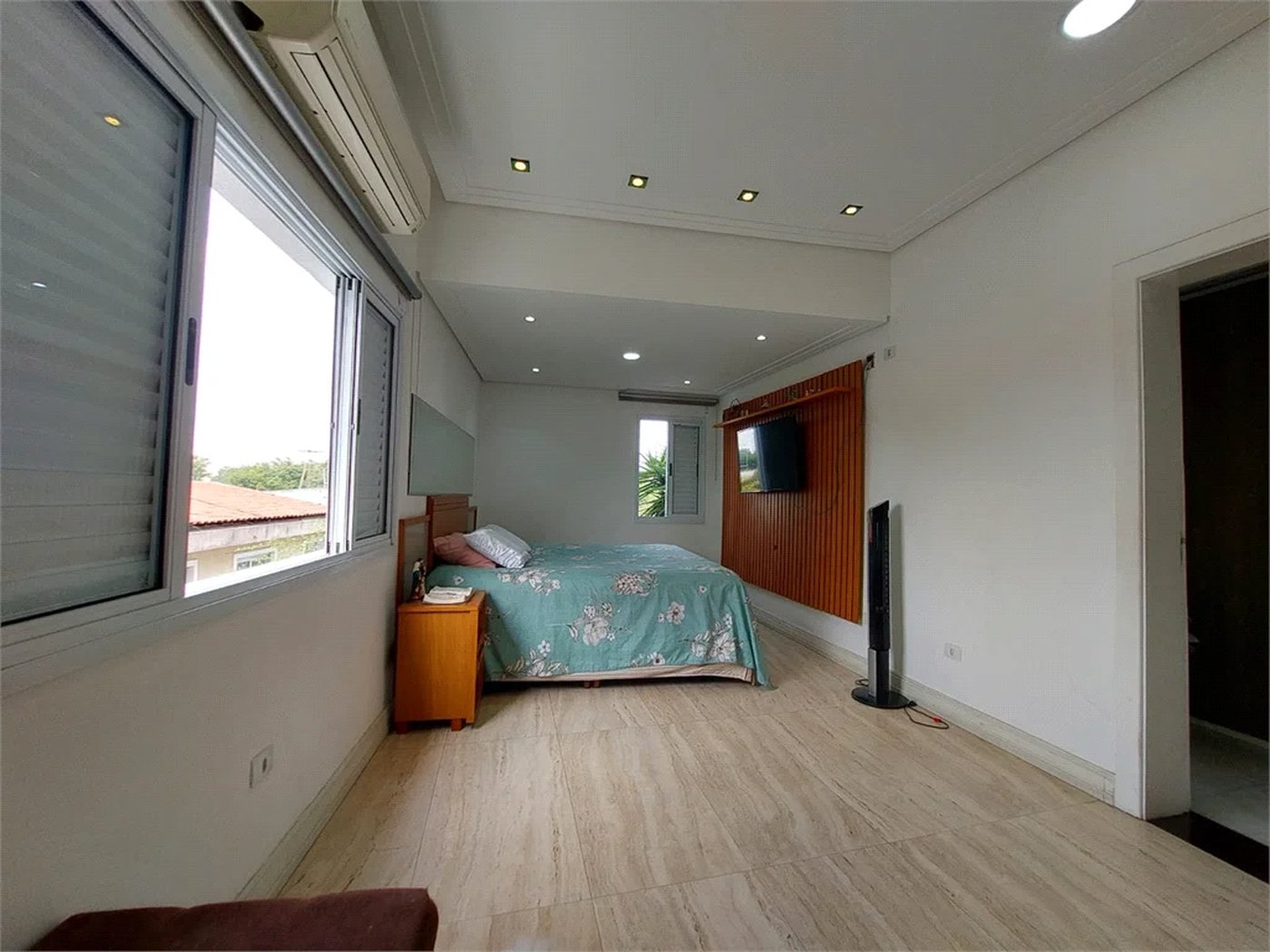 Casa à venda ou para alugar com 4 suítes em Lapa, São Paulo, SP