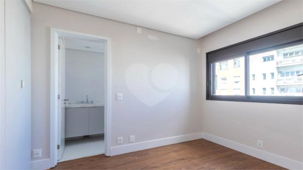 Apartamento à venda com 3 suítes em Moema, São Paulo, SP