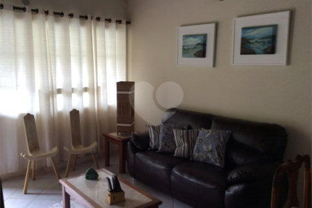Casa à venda com 4 quartos, sendo 1 suíte, em Ogiva, Cabo Frio, RJ