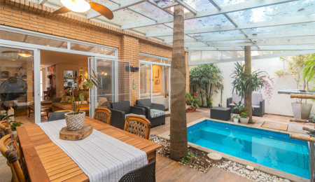 Casa à venda com 4 suítes no condomínio Vila Inglesa, São Paulo - SP