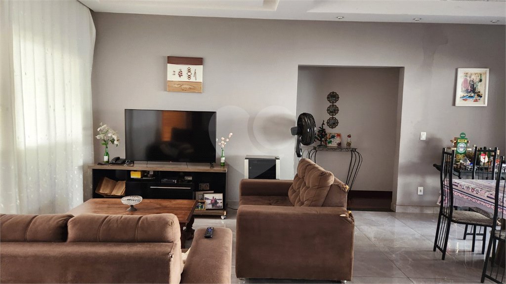 Casa à venda com 3 quartos, sendo 1 suíte,  em Cidade Jardim, Araraquara, SP
