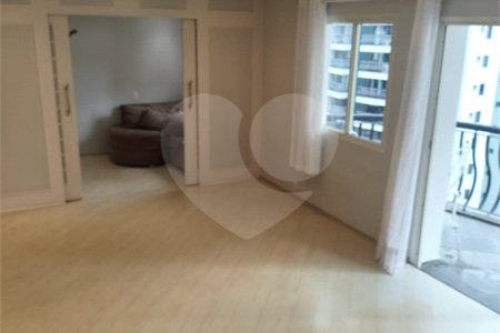 Apartamento à venda com 3 quartos, sendo 1 suíte, em Indianópolis, São Paulo, SP