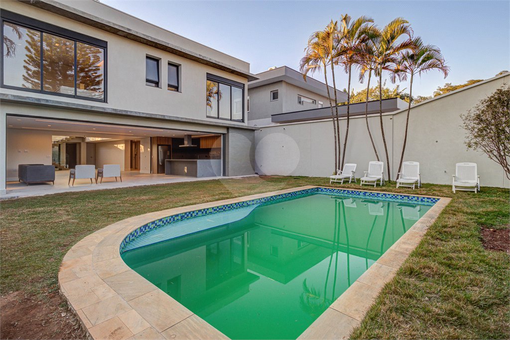 Casa à venda com 3 suítes em Granja Julieta, São Paulo, SP