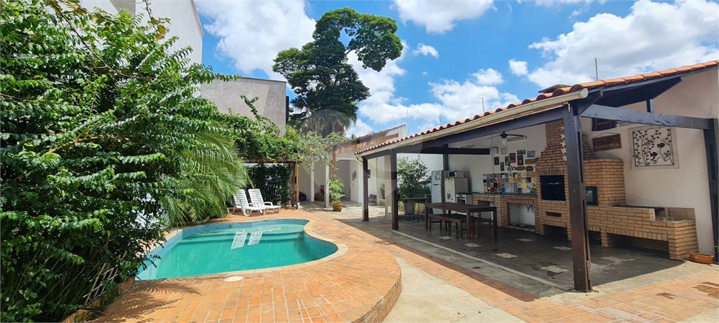 Sobrado à venda com 5 quartos, sendo 4 suítes, em Brooklin Velho, São Paulo, SP