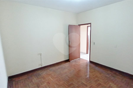 Casa à venda com 3 quartos em Vila Santana, Valinhos, SP