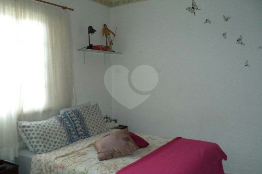Casa à venda com 5 quartos, sendo 1 suíte, em Vila Mazzei, São Paulo, SP