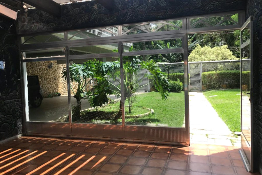 Casa à venda com 4 suítes no condomínio Alpes da Cantareira, Mairiporã - SP