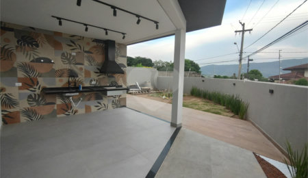 Casa em condomínio à venda com 3 suítes em Condomínio Altos da Floresta, Atibaia, SP
