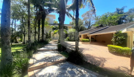Sobrado à venda com 4 suítes em Roseira, Mairiporã, SP