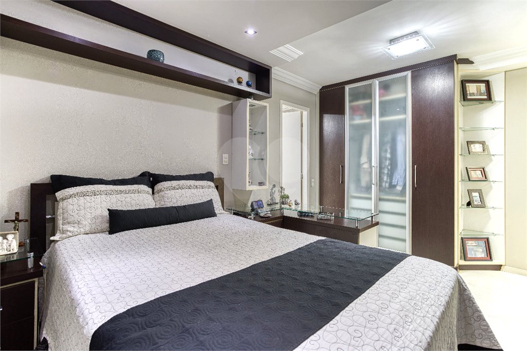 Apartamento à venda com 4 quartos, sendo 3 suítes, em Alto da Boa Vista, São Paulo, SP