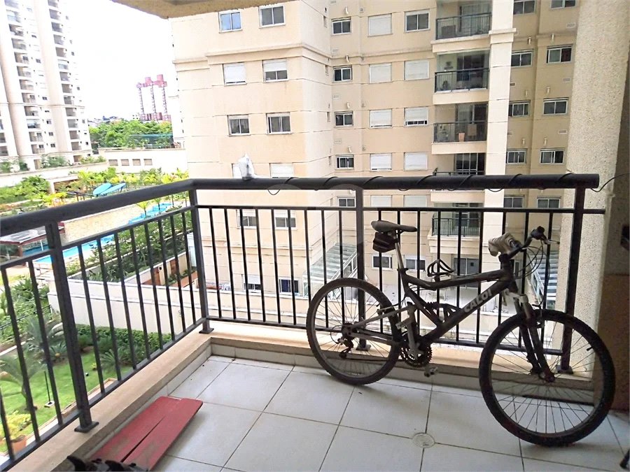 Apartamento à venda com 38m² e 1 dormitório, localizado no bairro Jardim Flor da Montanha.