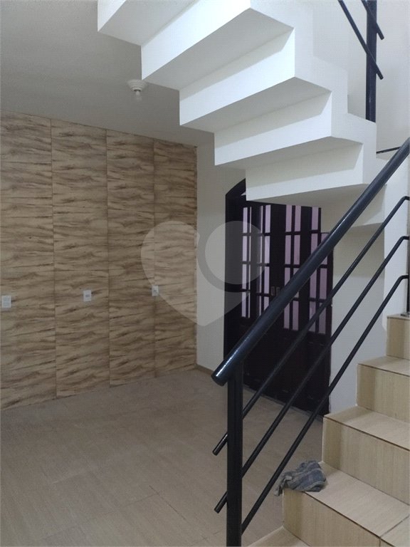 Casa à venda com 2 suítes no condomínio Residencial Rubi, Mogi das Cruzes - SP