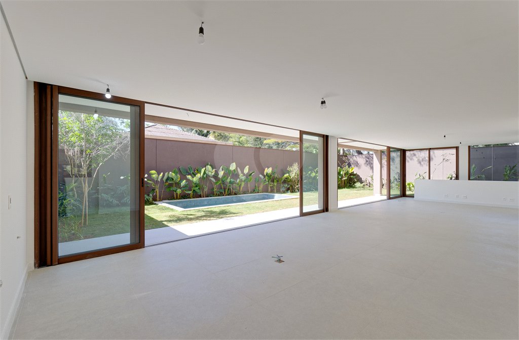 Casa à venda com 4 suítes no condomínio Casa Flora Badra, São Paulo - SP