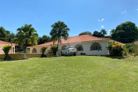 Casa à venda com 4 quartos, sendo 2 suítes,  em Dois Córregos, Piracicaba, SP