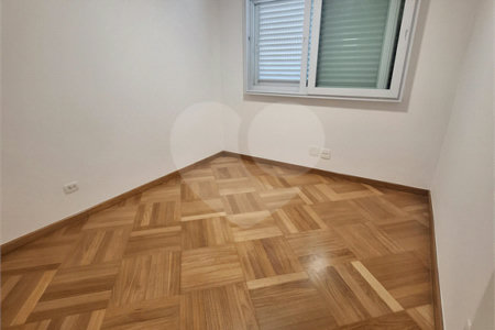 Apartamento à venda com 3 quartos, sendo 1 suíte, em Paraíso do Morumbi, São Paulo, SP
