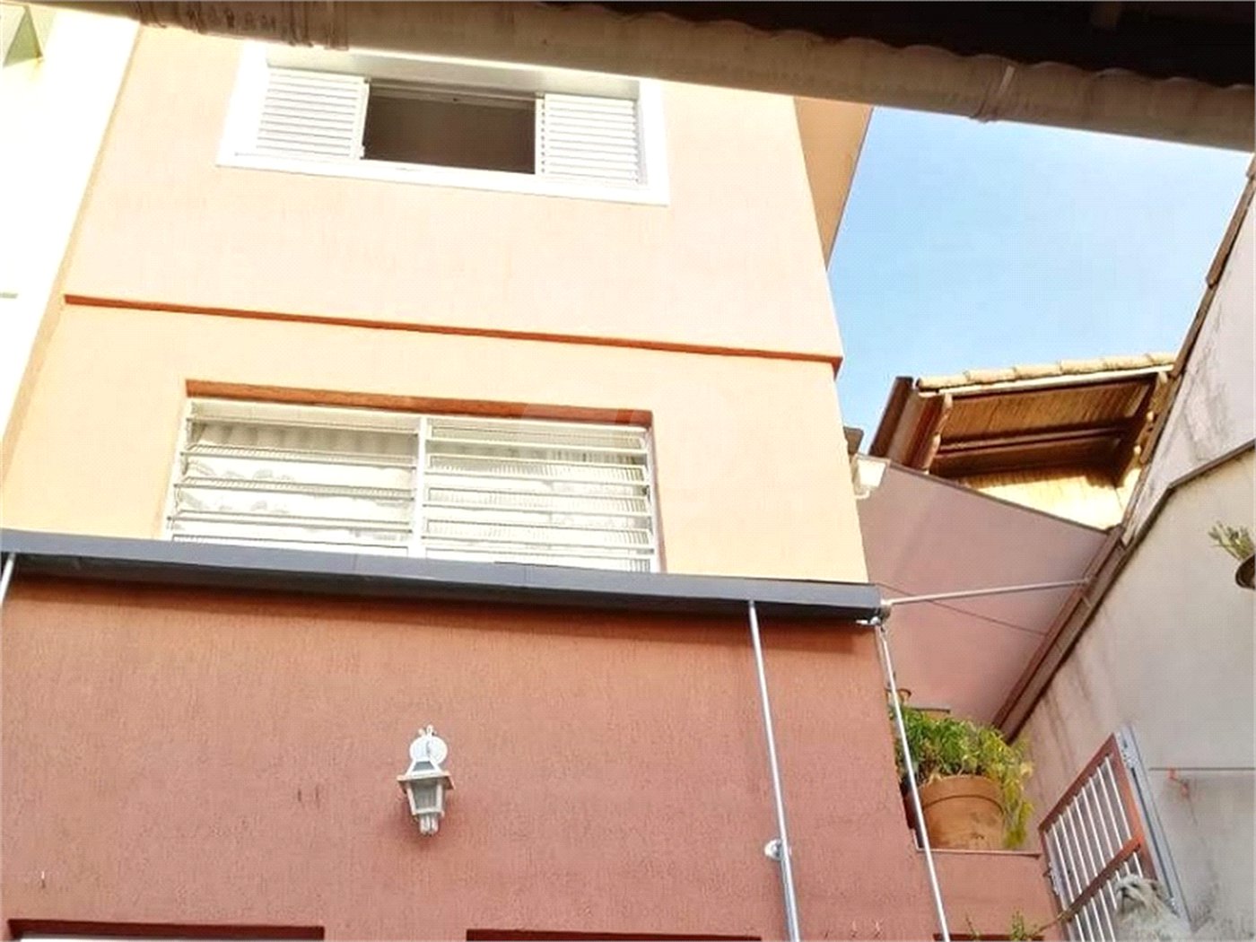 Sobrado à venda com 3 quartos, sendo 1 suíte, em Tremembé, São Paulo, SP