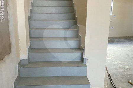 Galpão Comercial Novo para Locação – 350 m²