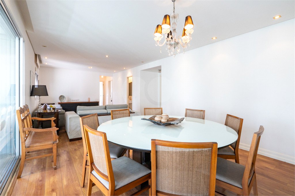 Apartamento à venda com 3 suítes em Campo Belo, São Paulo, SP