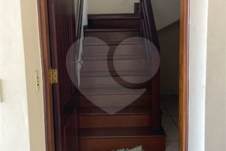 Sobrado à venda com 3 quartos, sendo 1 suíte,  em Vila Suissa, Mogi das Cruzes, SP