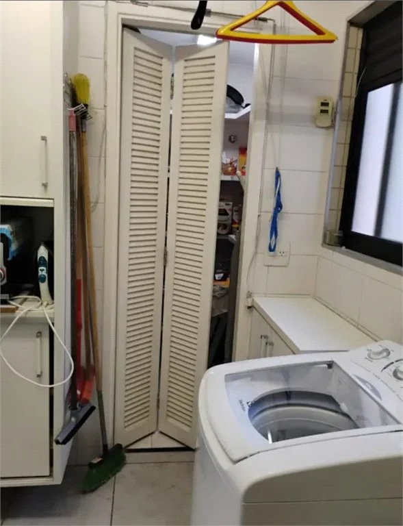 Apartamento à venda com 4 quartos, sendo 1 suíte,  em Cidade São Francisco, São Paulo, SP