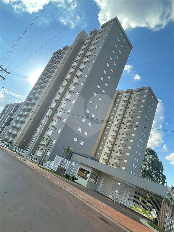 Lindo apartamento no Parque das Oliveiras