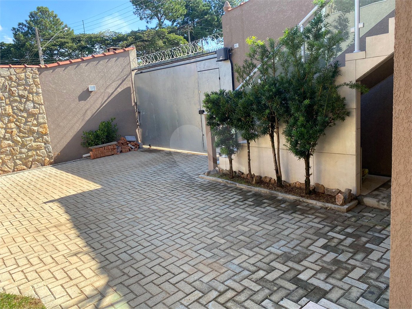 Sobrado para alugar com 4 quartos em Campos de Atibaia, Atibaia, SP