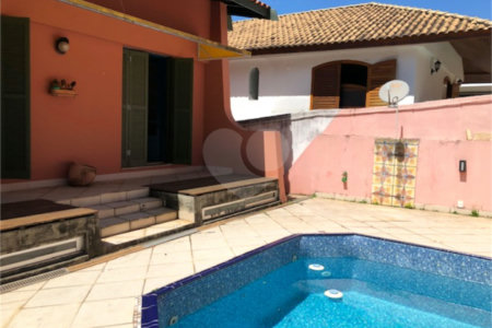 Casa à venda com 4 quartos, sendo 2 suítes,  em Jardim Leonor, São Paulo, SP