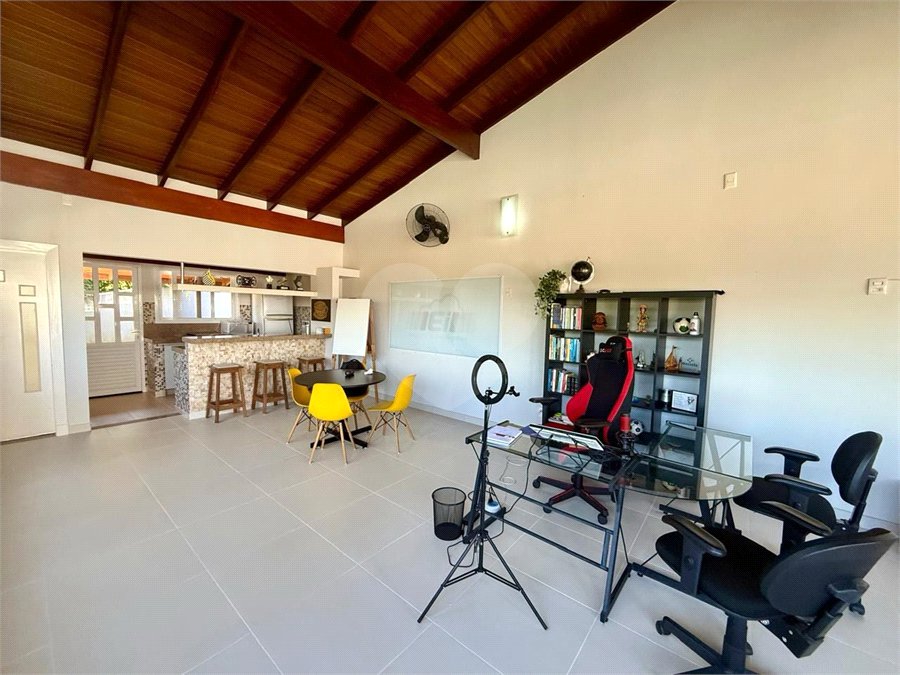 Casa à venda com 4 quartos, sendo 2 suítes,  no condomínio Morada da Lua, Vinhedo - SP