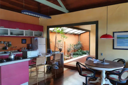 Casa à venda com 3 quartos, sendo 1 suíte, no Centro, São Roque, SP