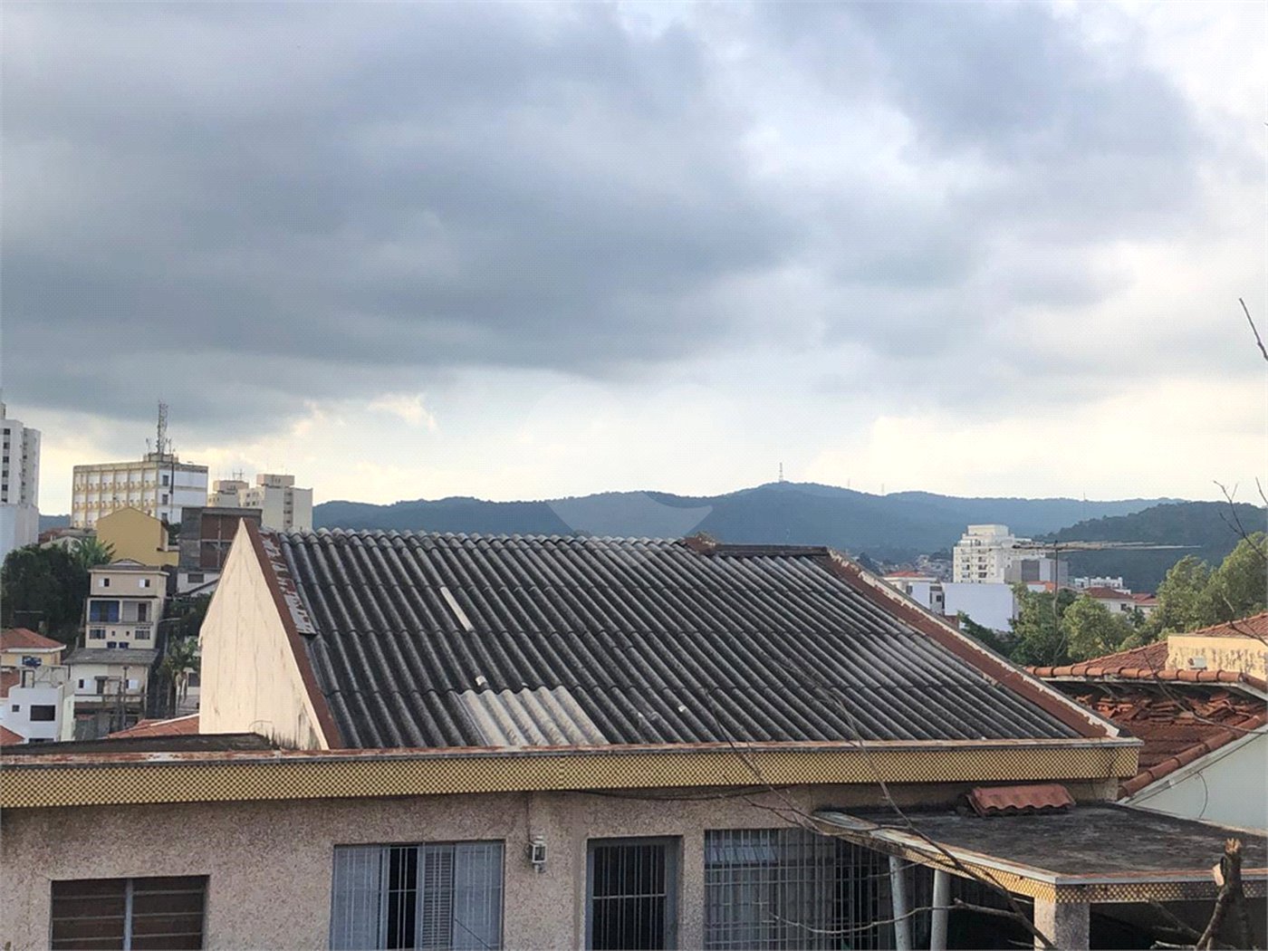 Casa Térrea à venda com 6 quartos, sendo 2 suítes, em Vila Mazzei, São Paulo, SP